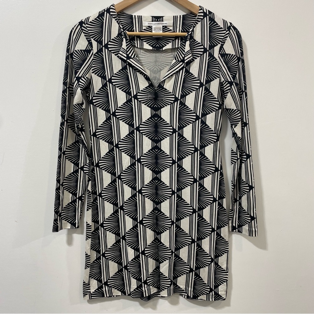 Diane Von Furstenberg Silk Black White Geometric Print Tunic Top Size 2